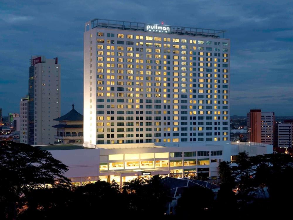 Pullman Kuching Exterior