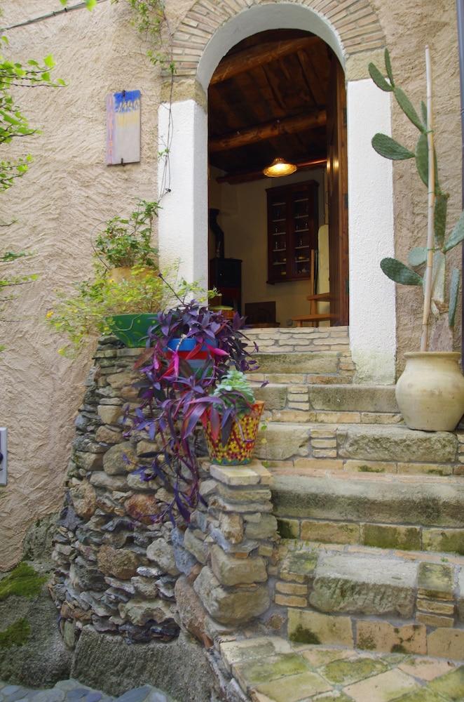 EcoBelmonte Albergo Diffuso Exterior
