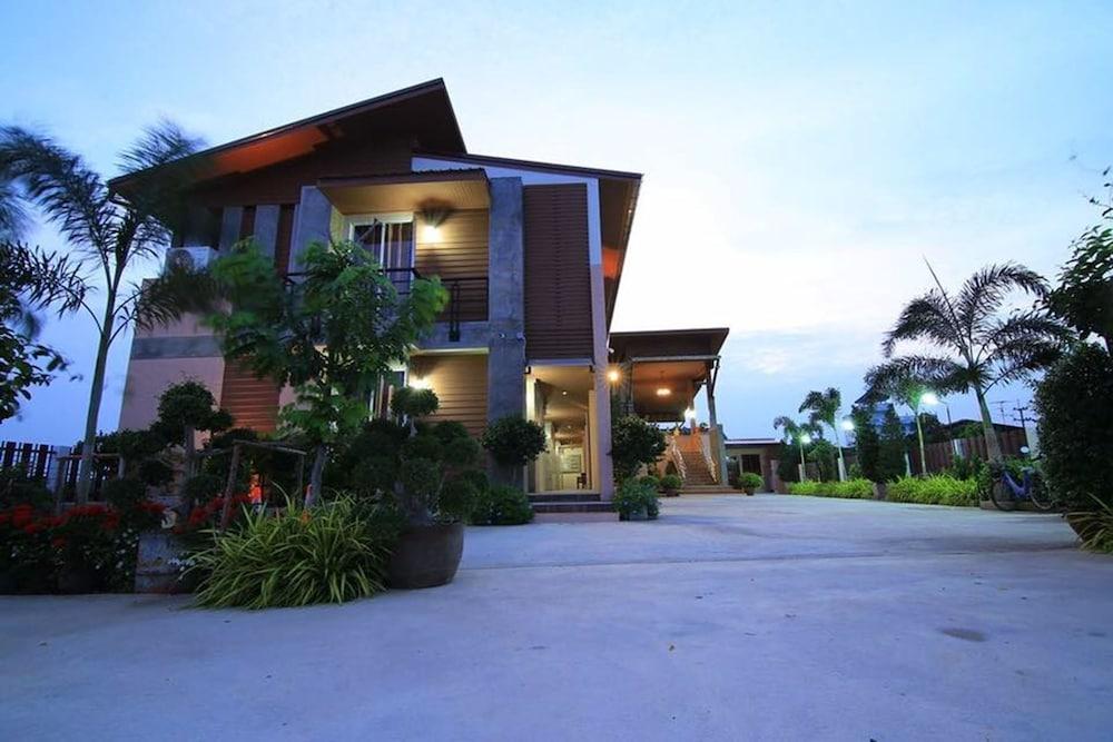 Nava Resort Exterior