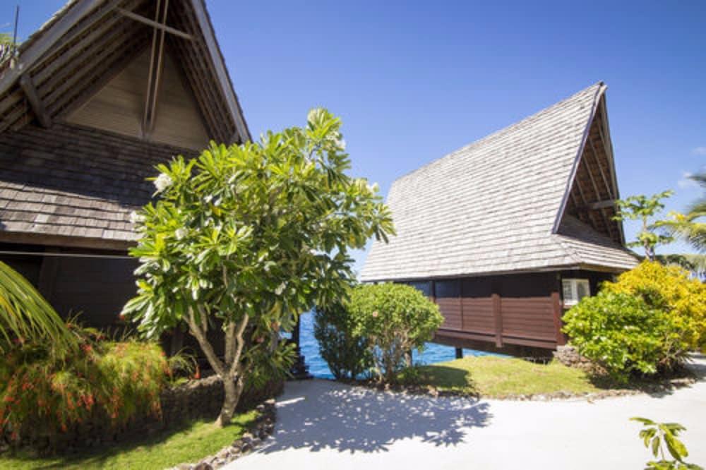 Oa Oa Lodge Exterior