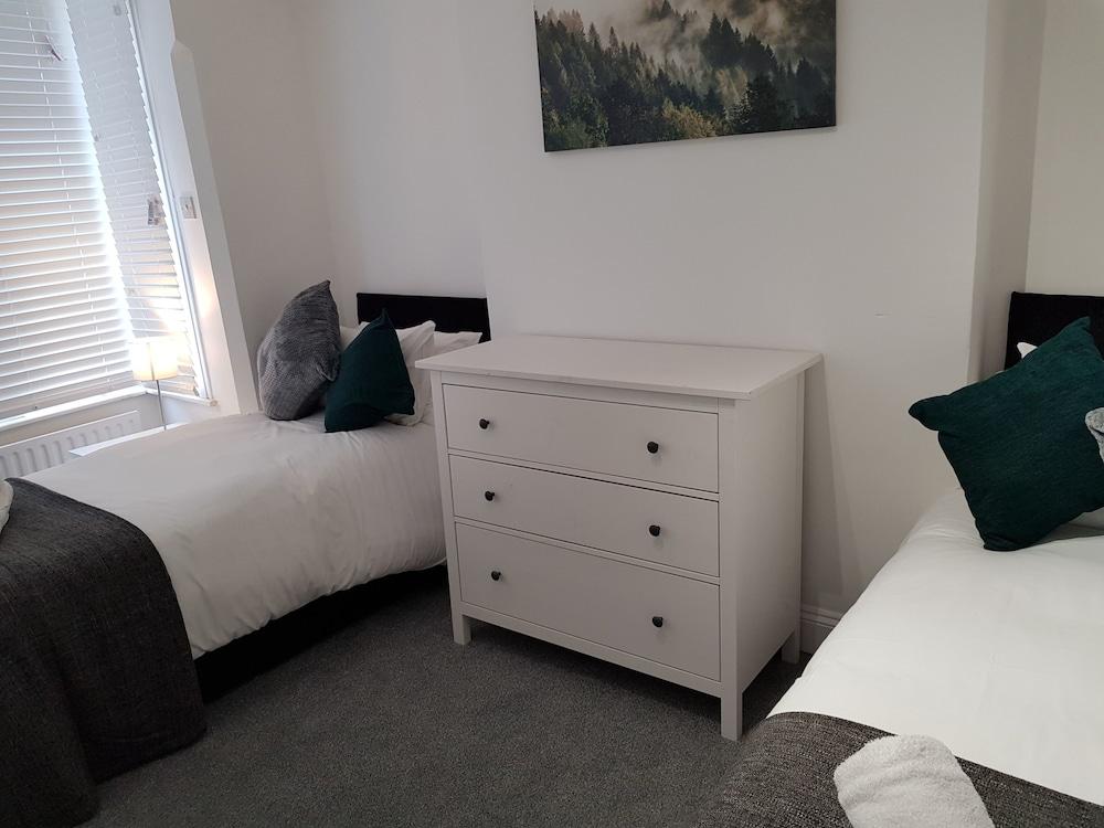 Campbell Apartment Room