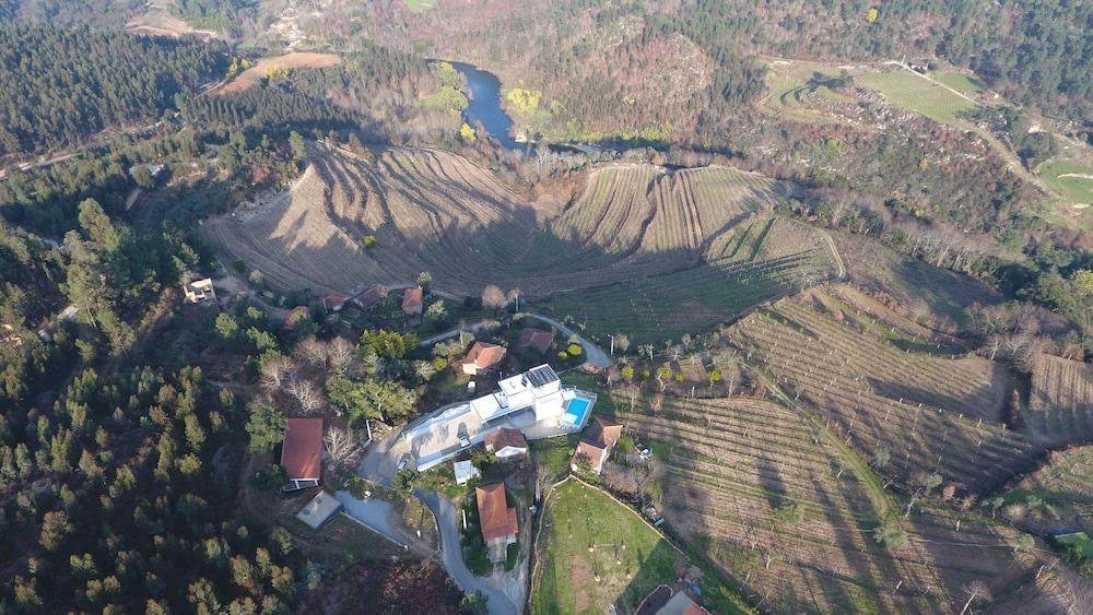 لافيلي ديزاين 4 ب وم فيلا ٕن كانيدو دي باستو المنطقة المحيطة بالمنشأة