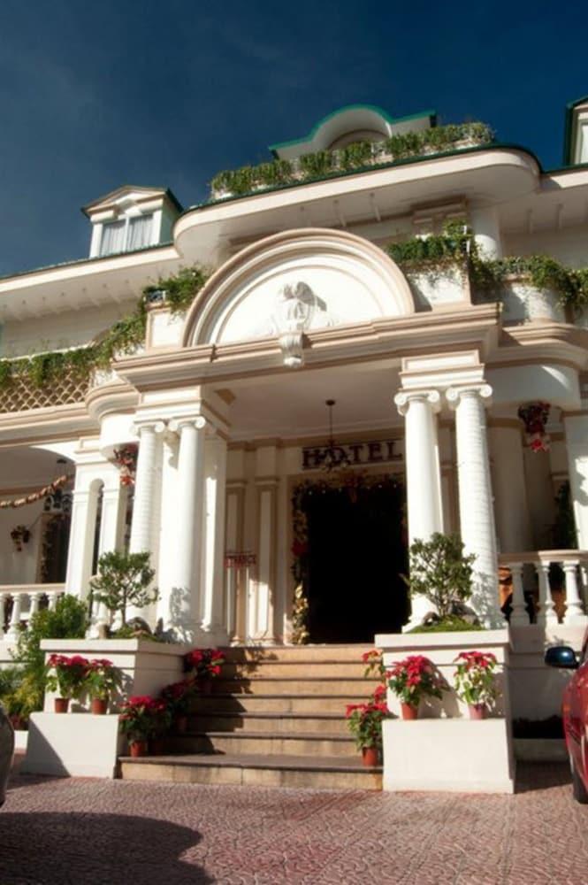 The Heritage Mansion