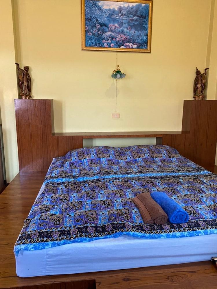 Viewdoi Art and Resort Room