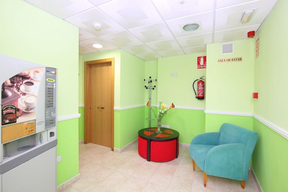 Hostal Campo Real Bed & Breakfast Lobby Sitting Area