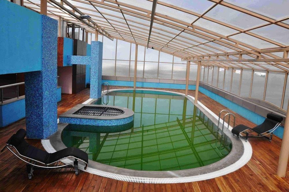Hotel Madhushree Indoor/Outdoor Pool