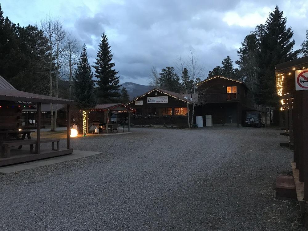Grandview Cabins & RV Resort Exterior