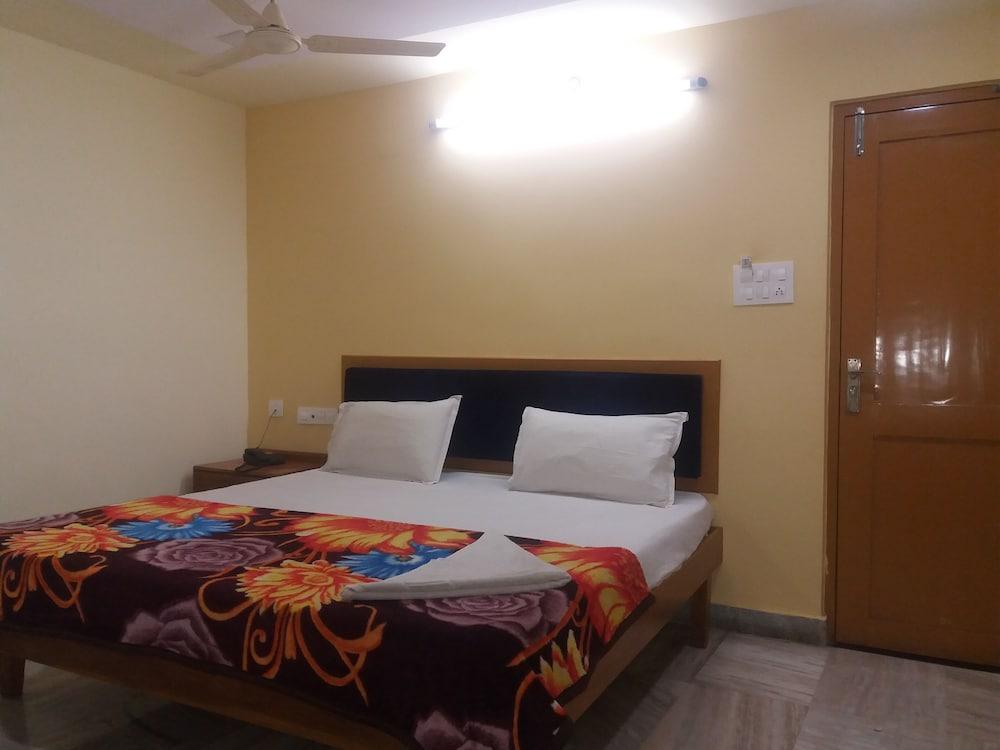 Krishnagrandinn Room
