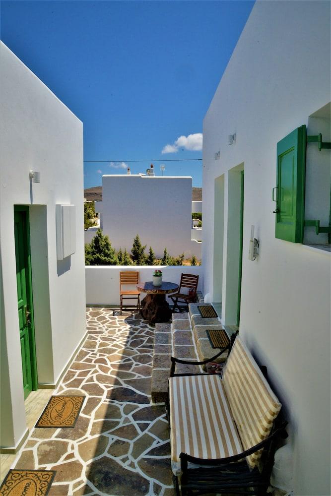 Dioni Lux Inn Exterior