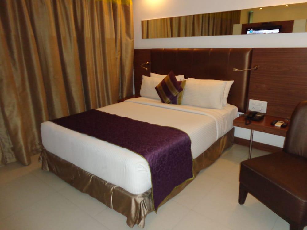 The Urban Hotel
