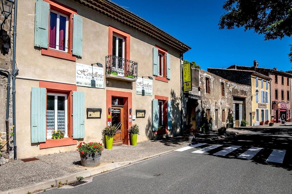 هوستلري ديه كوربيريه