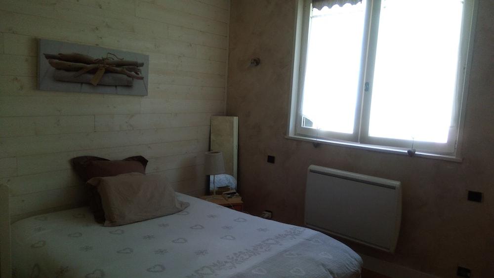 Chambres d'Hôtes Chavannes Room
