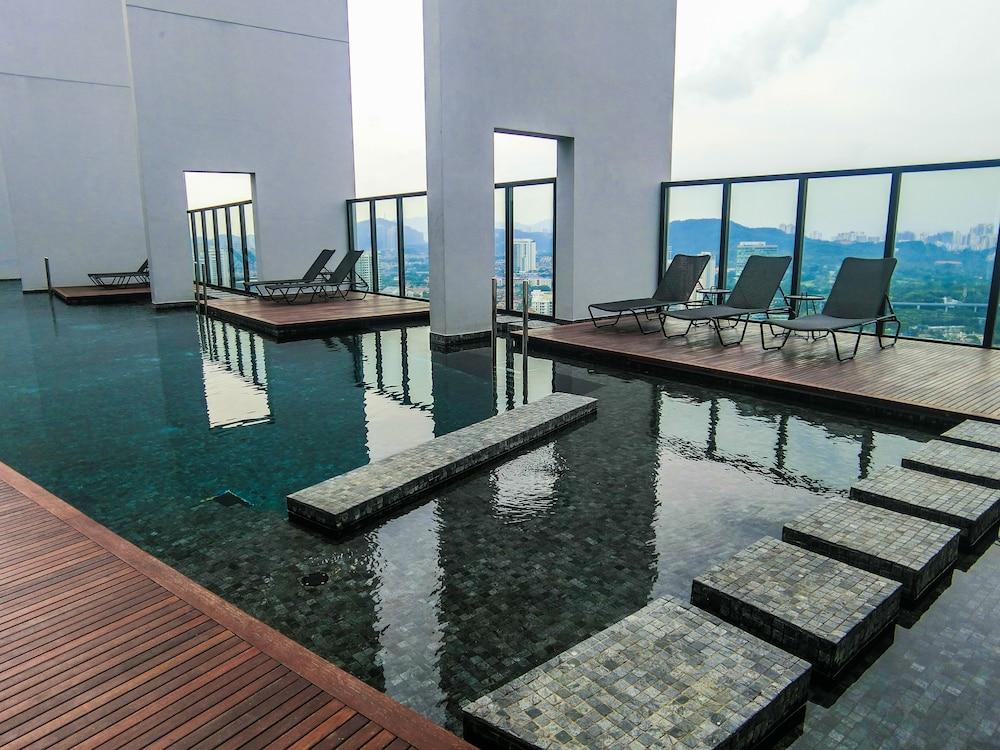 The Hub Service Apartment Waterslide