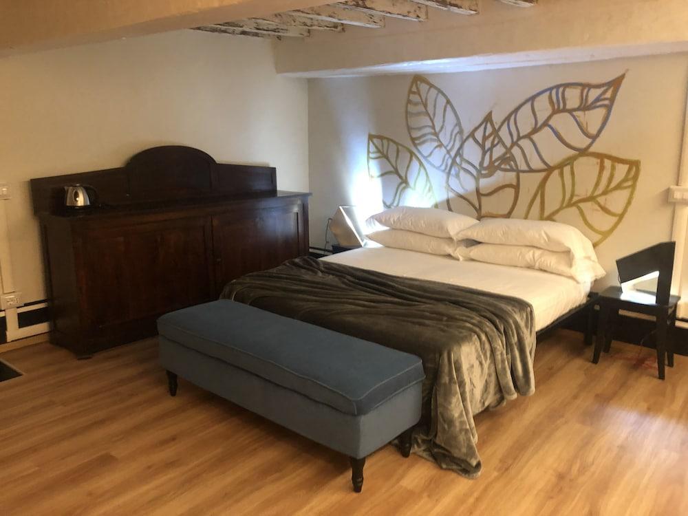 Vecchietti Mezzanino Room