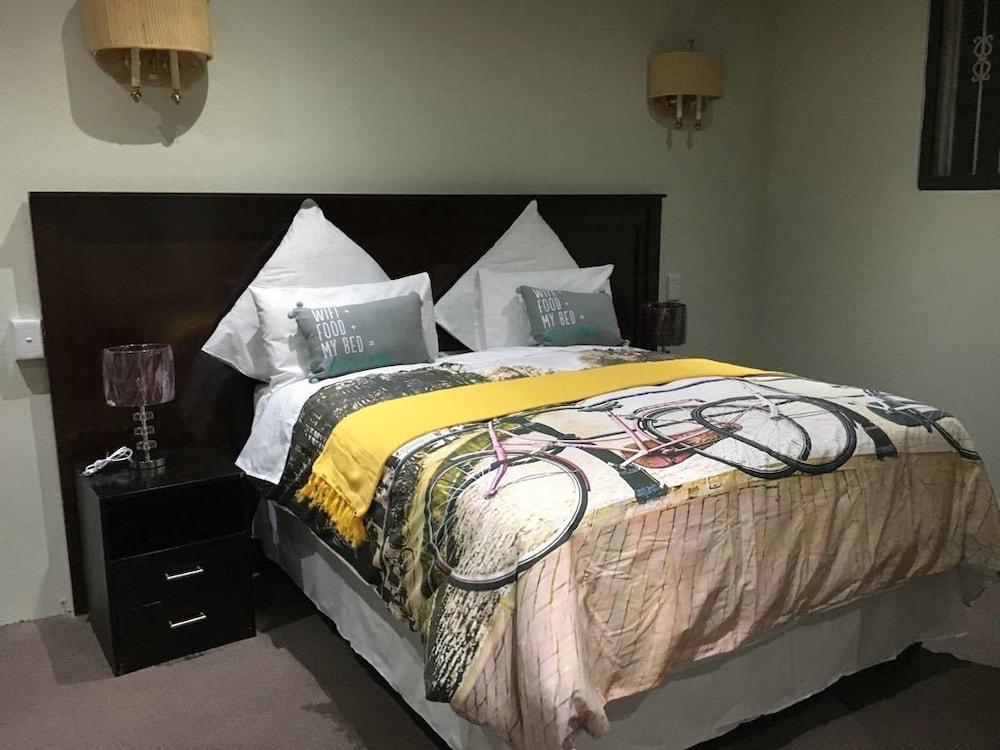 Tassili Lodge Room
