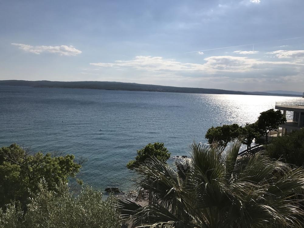 أبارتماني ألاجيتس