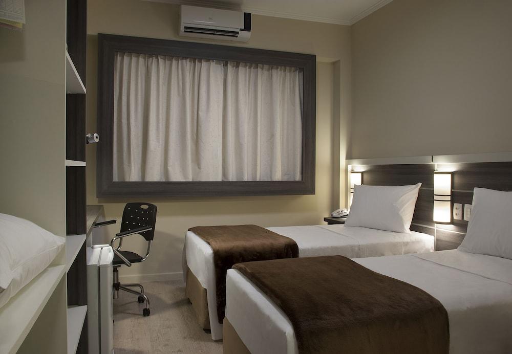 Master Express Dom Pedro II Room