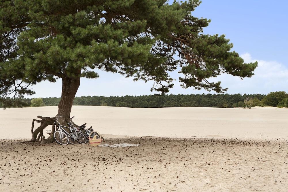 DoubleTree by Hilton Royal Parc Soestduinen Exterior