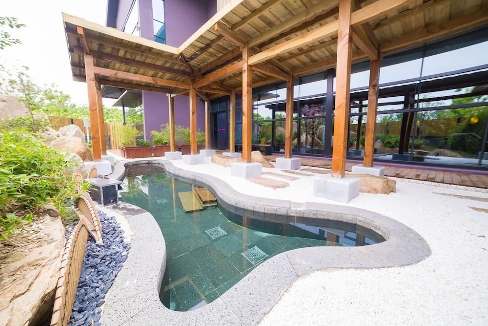 Suzhou River - Purple Resorts & Spa