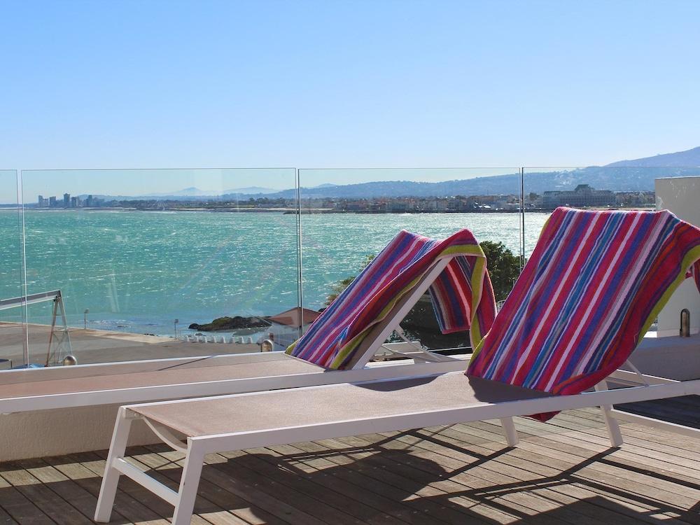 Water's Edge Sundeck