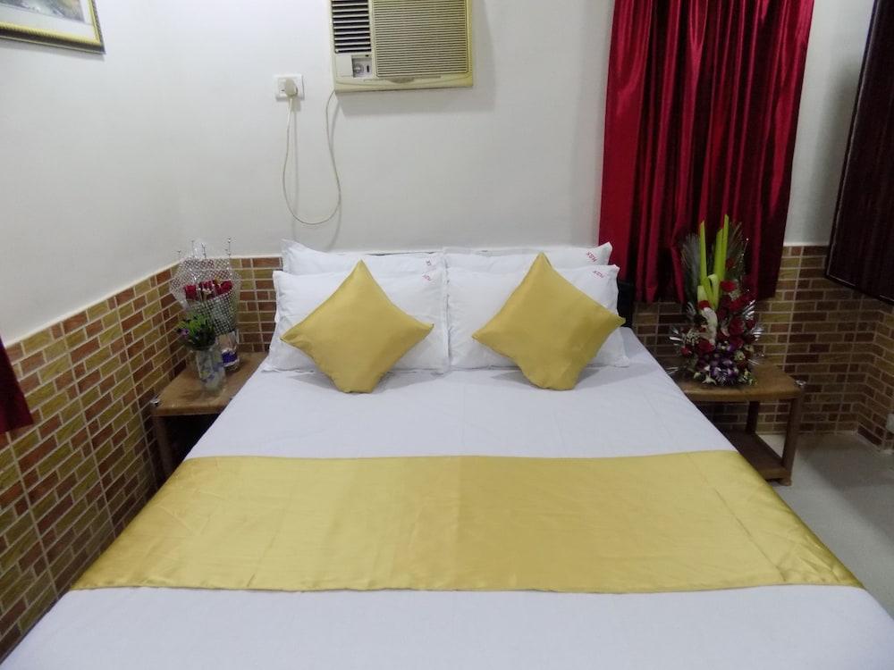 Sharmin Residency Room