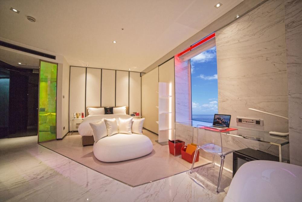 U Hotels Room