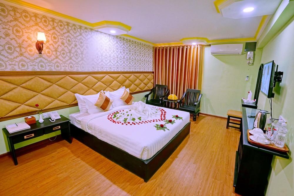 Royal Ruby Hotel Room