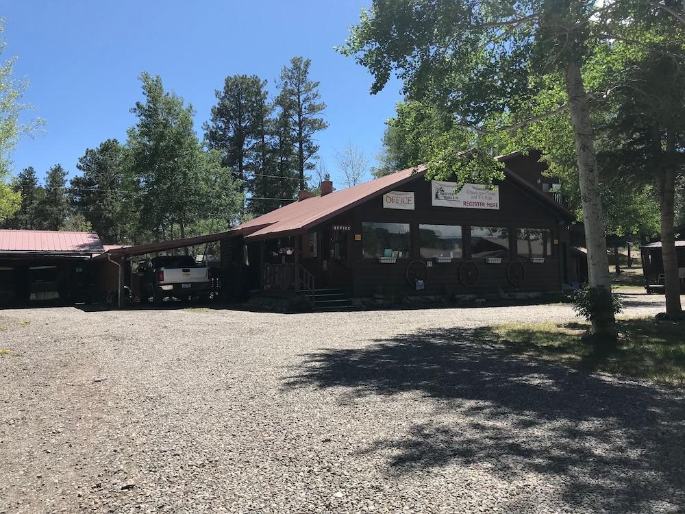 Grandview Cabins & RV Resort Exterior
