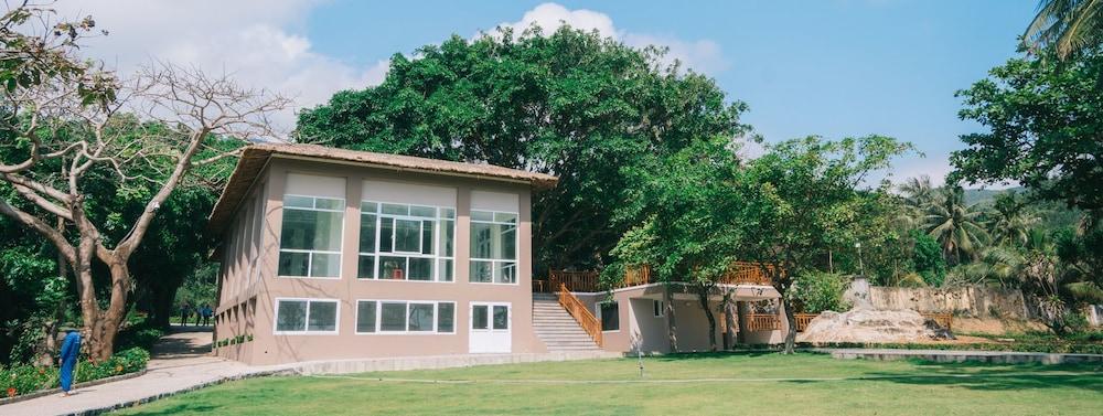 Osix Resort Exterior