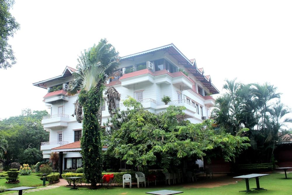OYO 1839 Hotel Royal Inn