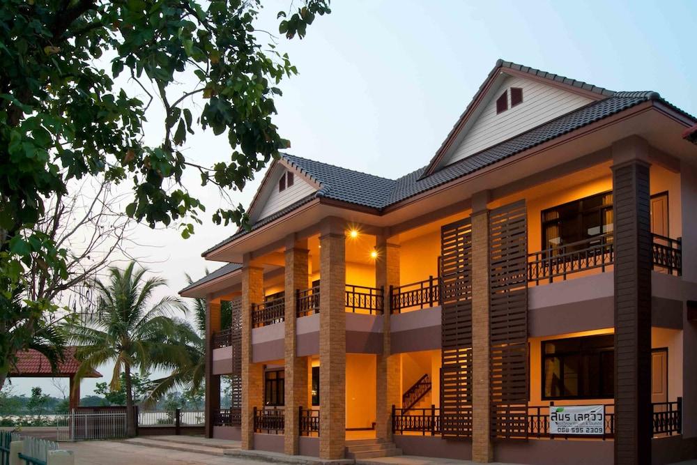 Suporn Lakeview Service APT & Homestay