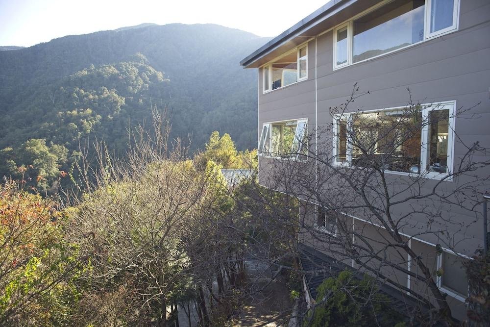 Guan Wu Chia Cao Exterior