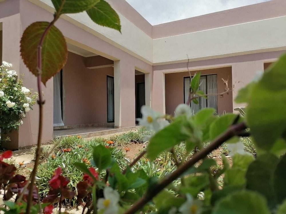 Horizon View Guesthouse Property Grounds