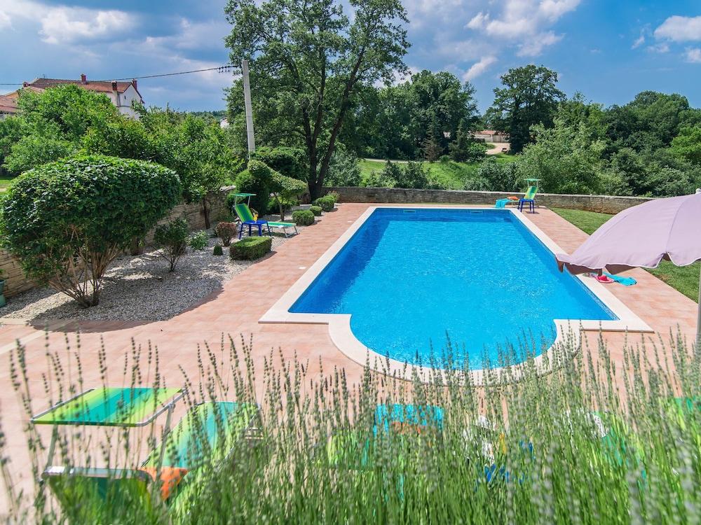 Villa for up to 8 Persons, With Private Garden and Pool Exterior