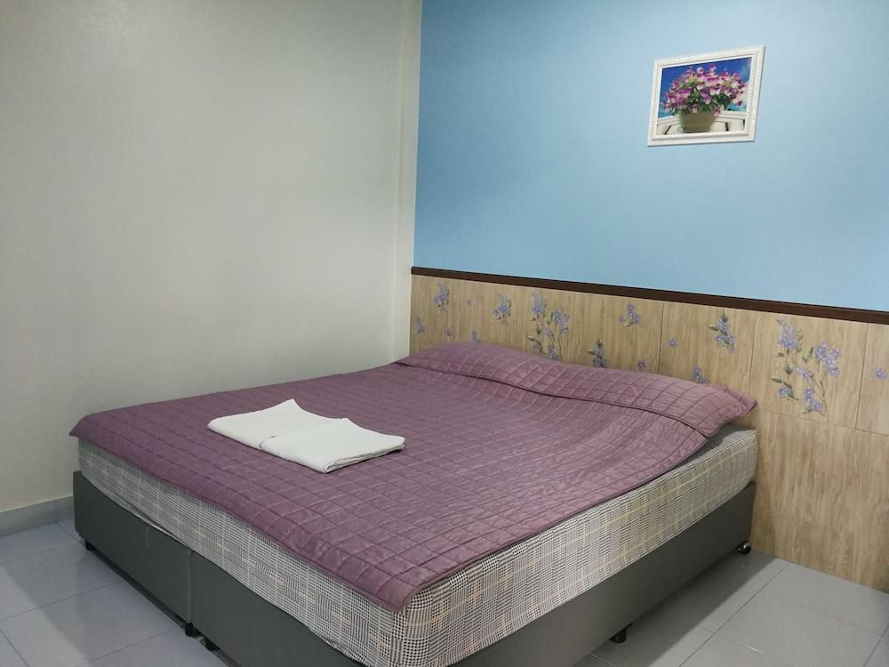 Baan Pak Parichat-Sarun Room