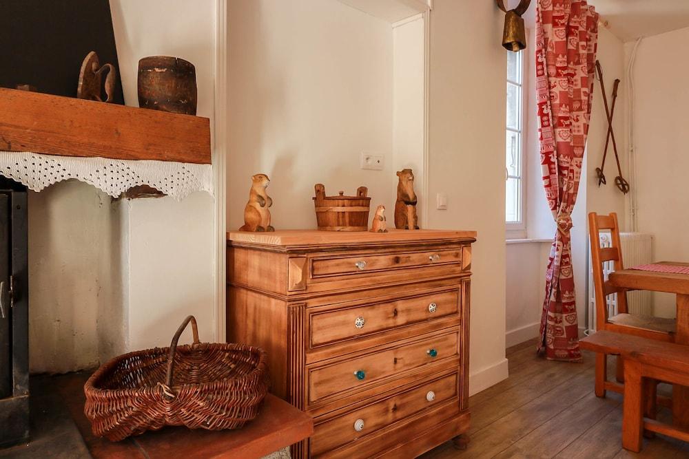 Domaine des 3 Marmottes Interior Detail