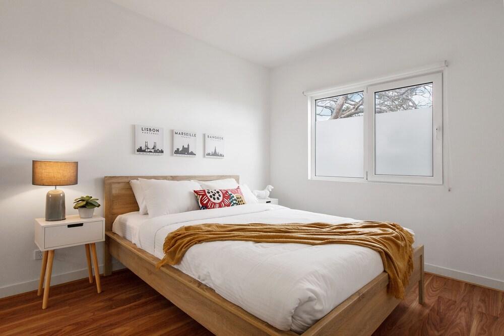 Heart of Highett Apartment by Ready Set Host Room