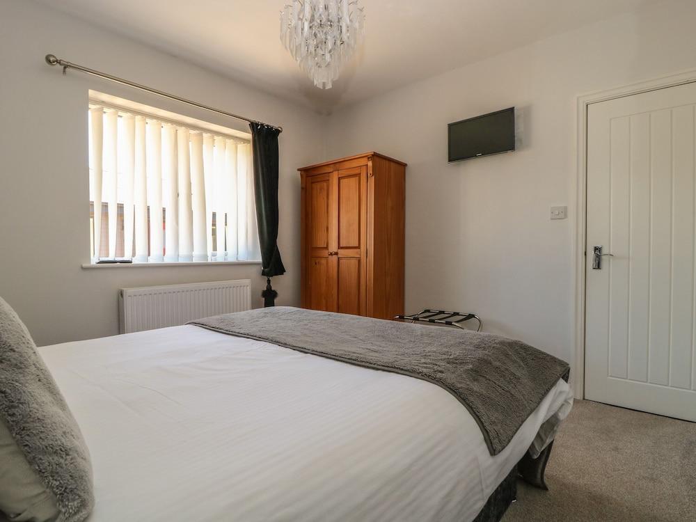 Cedar Cottage Room