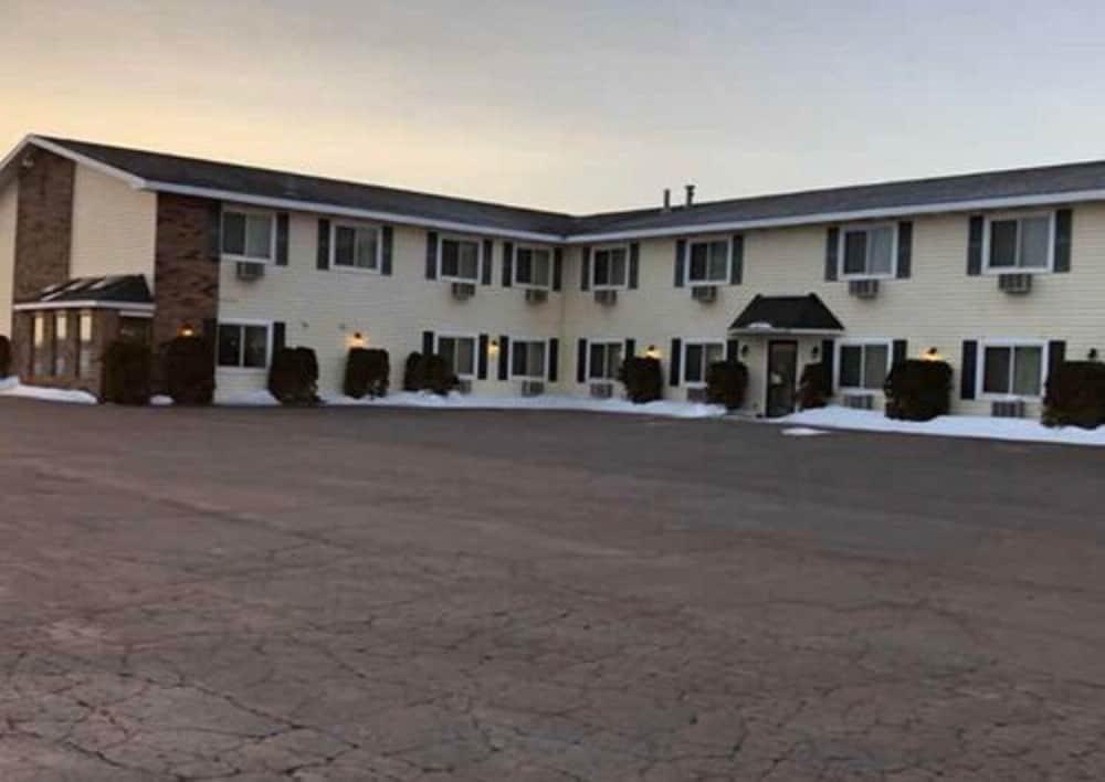 Value Host Motor Inn Exterior