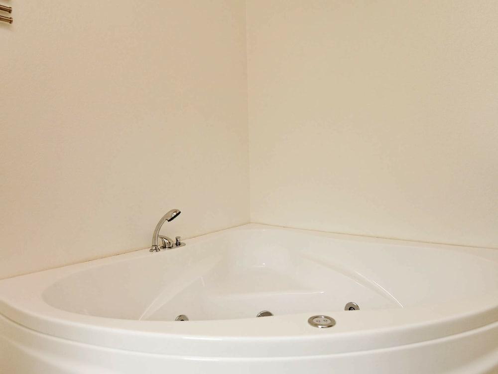 سيرين هوليداي هوم إن سايبي وذ ويرلبول علاج سبا