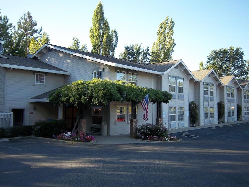 Murphys Inn Motel Featured Image