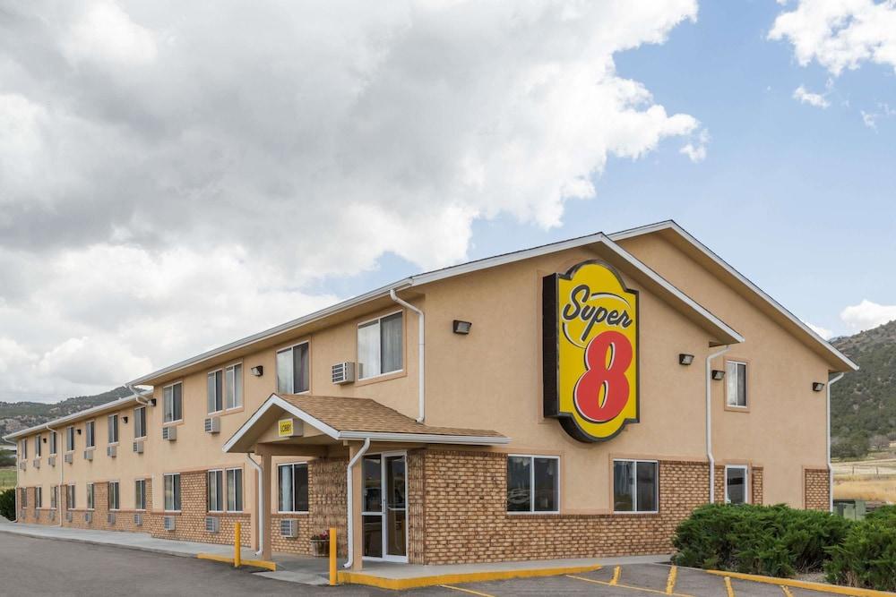 Super 8 by Wyndham Nephi Featured Image