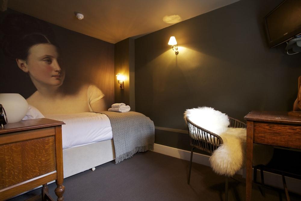 The Kings Arms Room