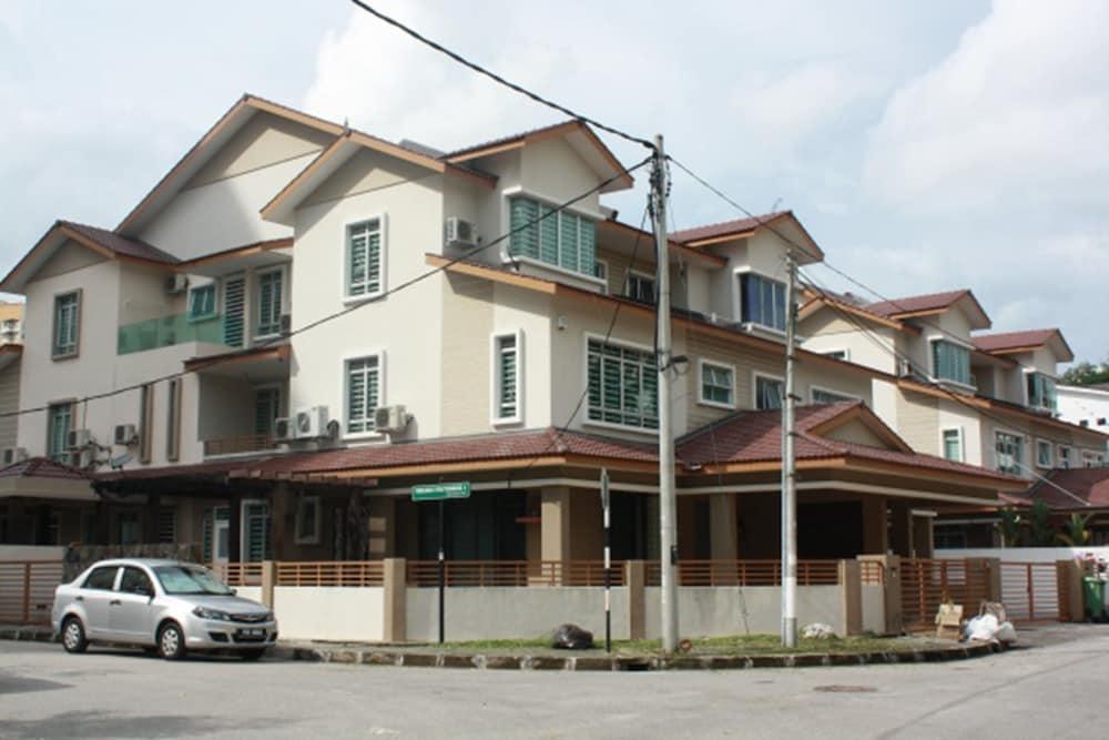 67 First Island Exterior