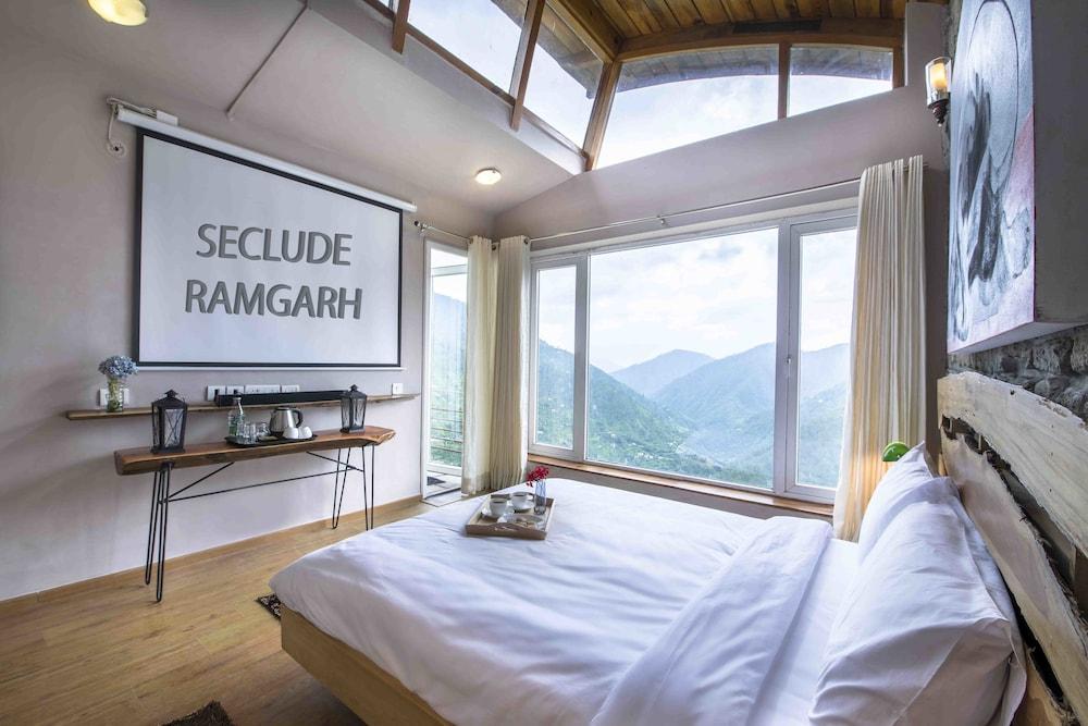 Seclude Ramgarh, Cliff's Edge Room