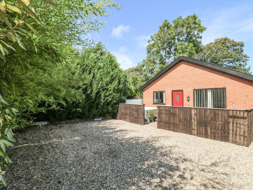 Cedar Cottage Exterior