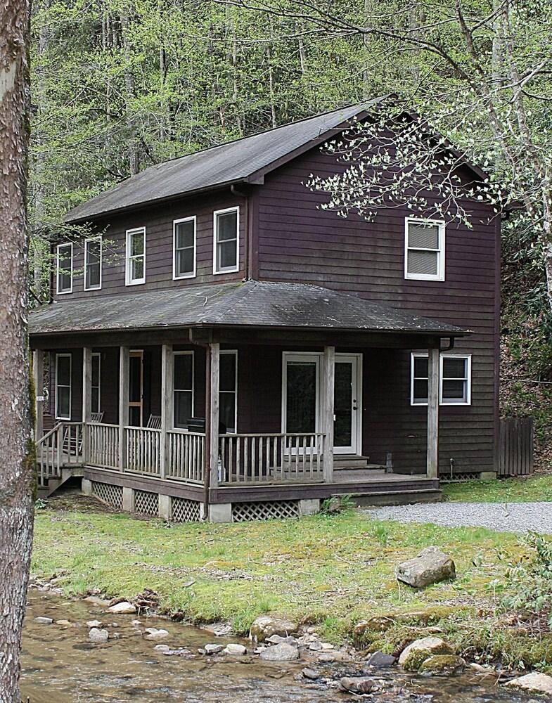 Mulberry Creek - Cozy Creekside Mountain Cabin - Wifi by Redawning Exterior