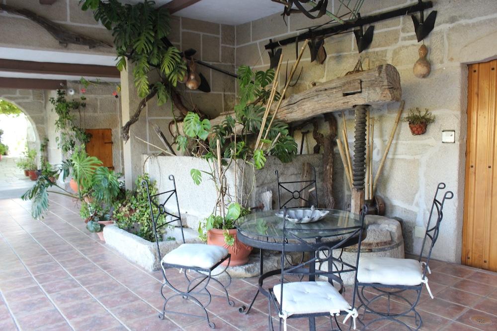 Os Areeiros Exterior