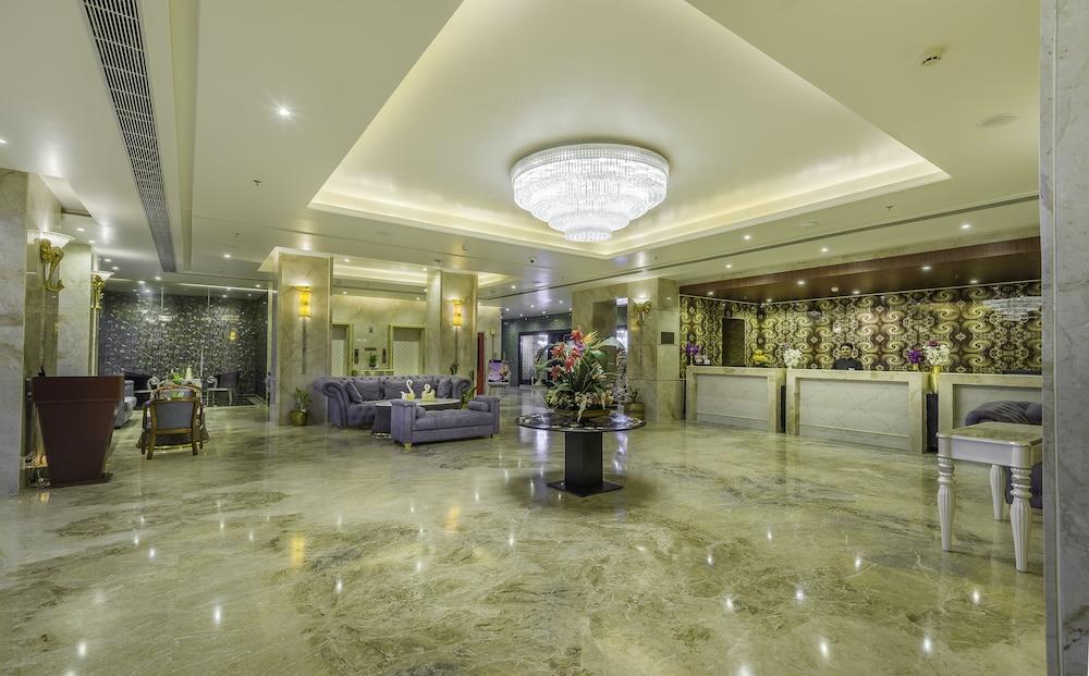 Clarion Inn Jaipur Lobby