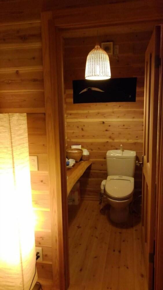 Sasayakanaouchi Sasage Bathroom